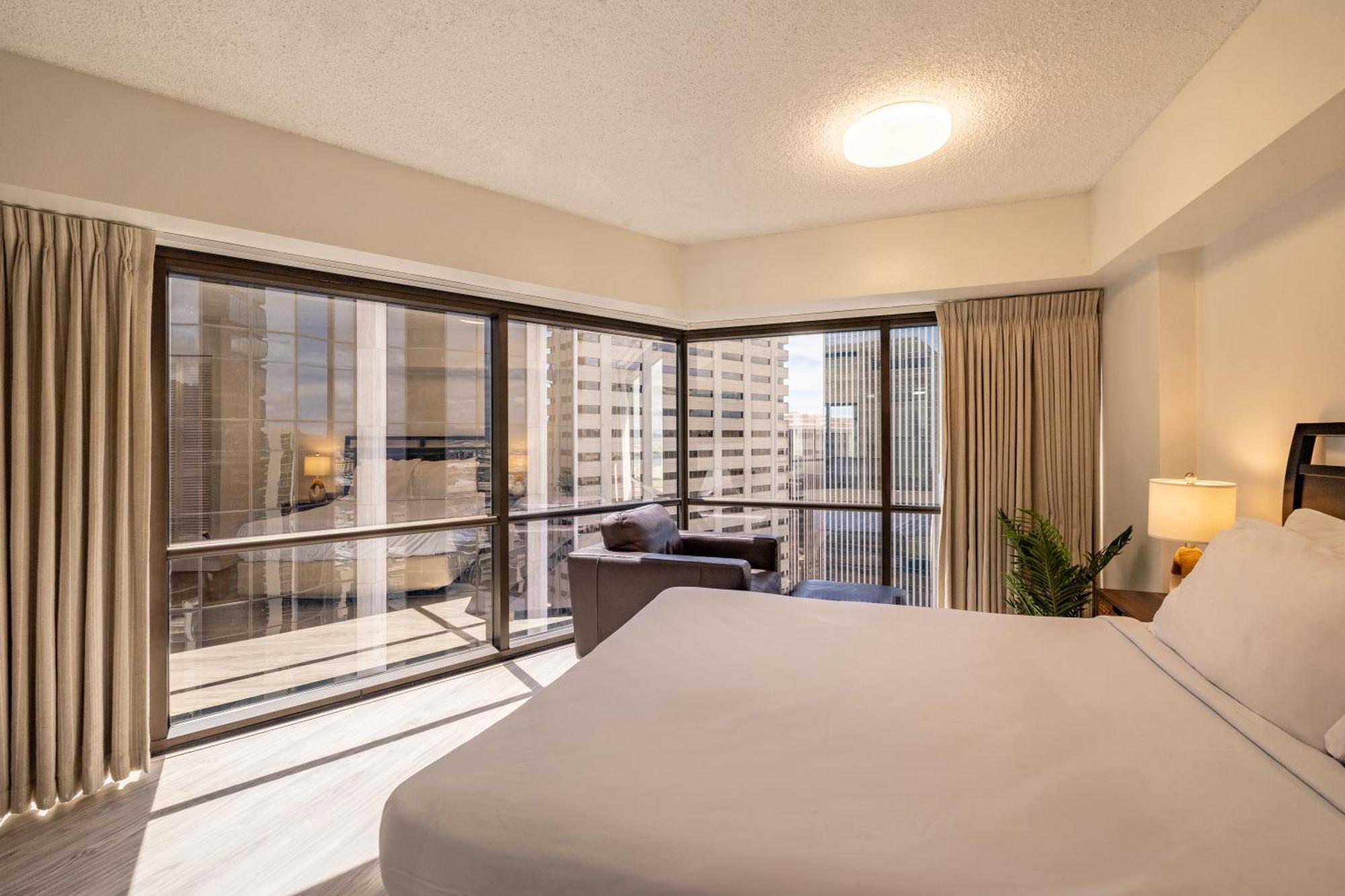 Bishop Suites At Executive Centre Honolulu Exterior photo
