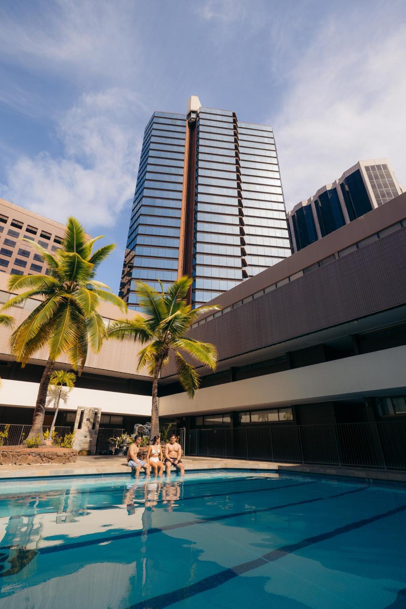 Bishop Suites At Executive Centre Honolulu Exterior photo