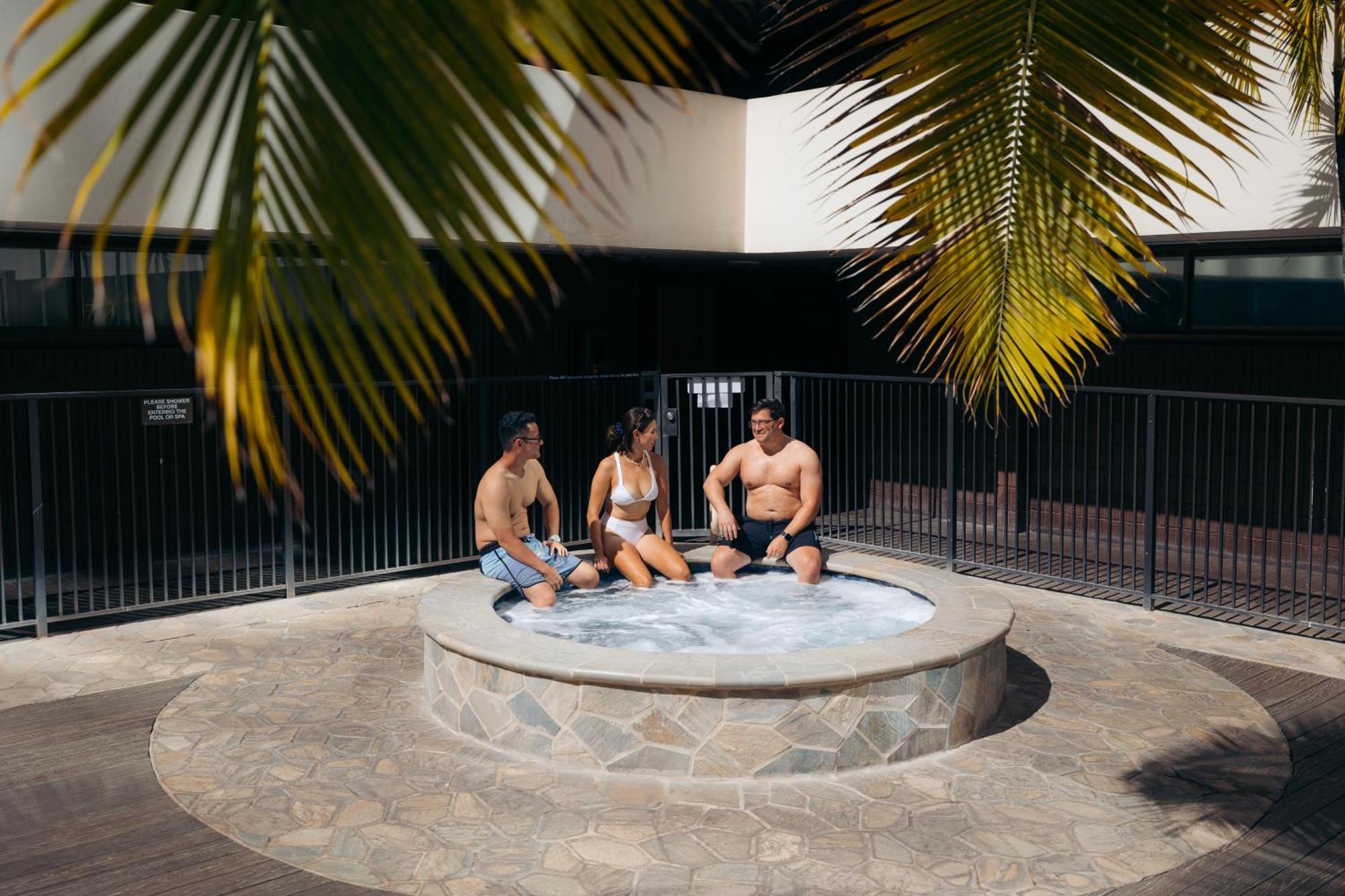 Bishop Suites At Executive Centre Honolulu Exterior photo