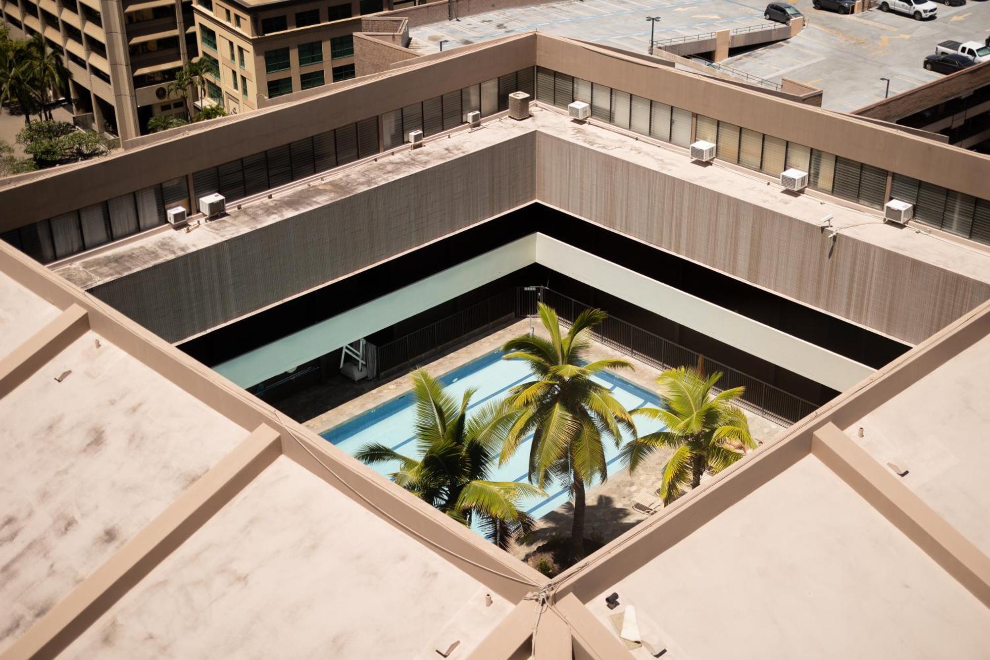 Bishop Suites At Executive Centre Honolulu Exterior photo