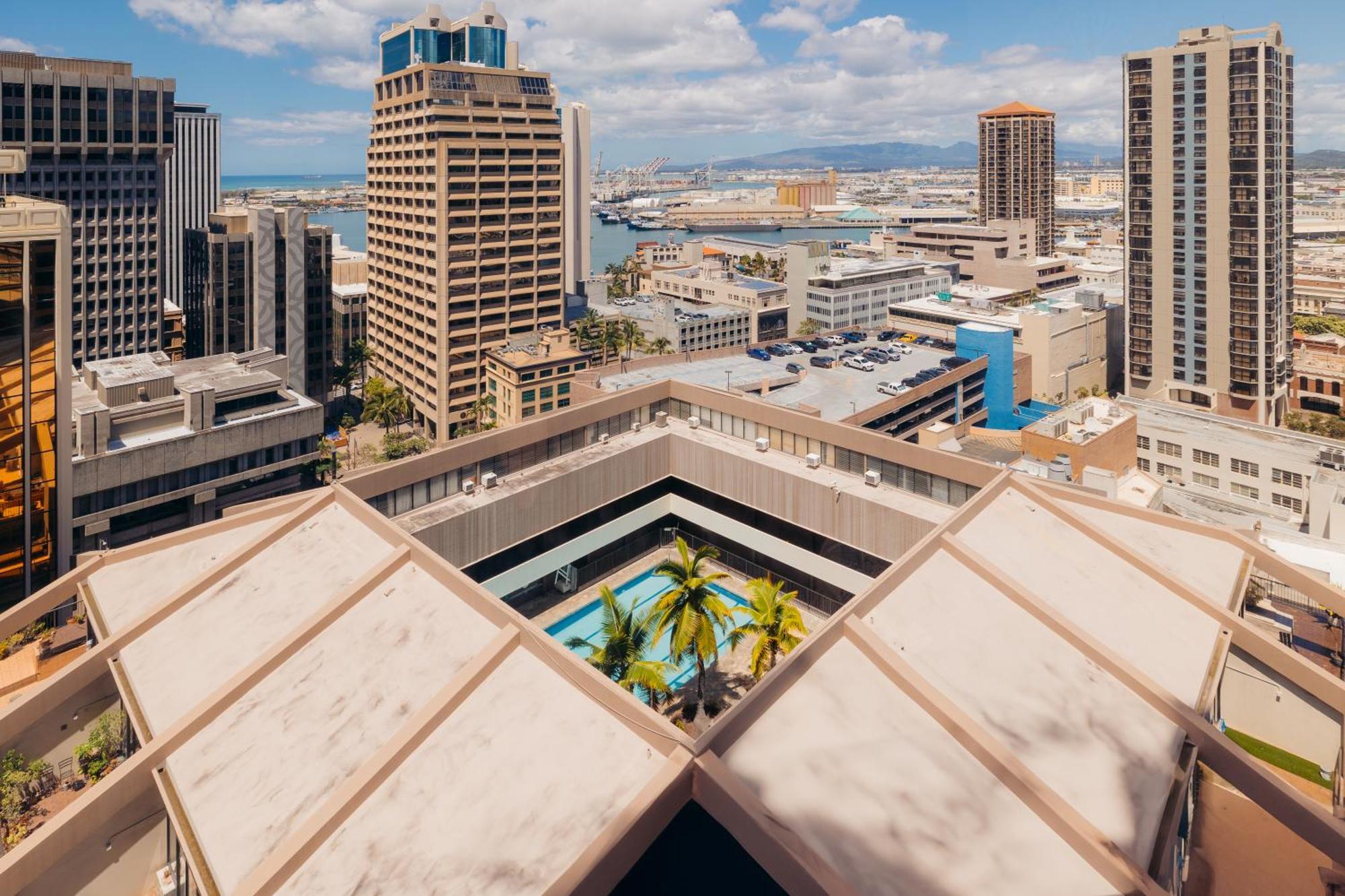 Bishop Suites At Executive Centre Honolulu Exterior photo