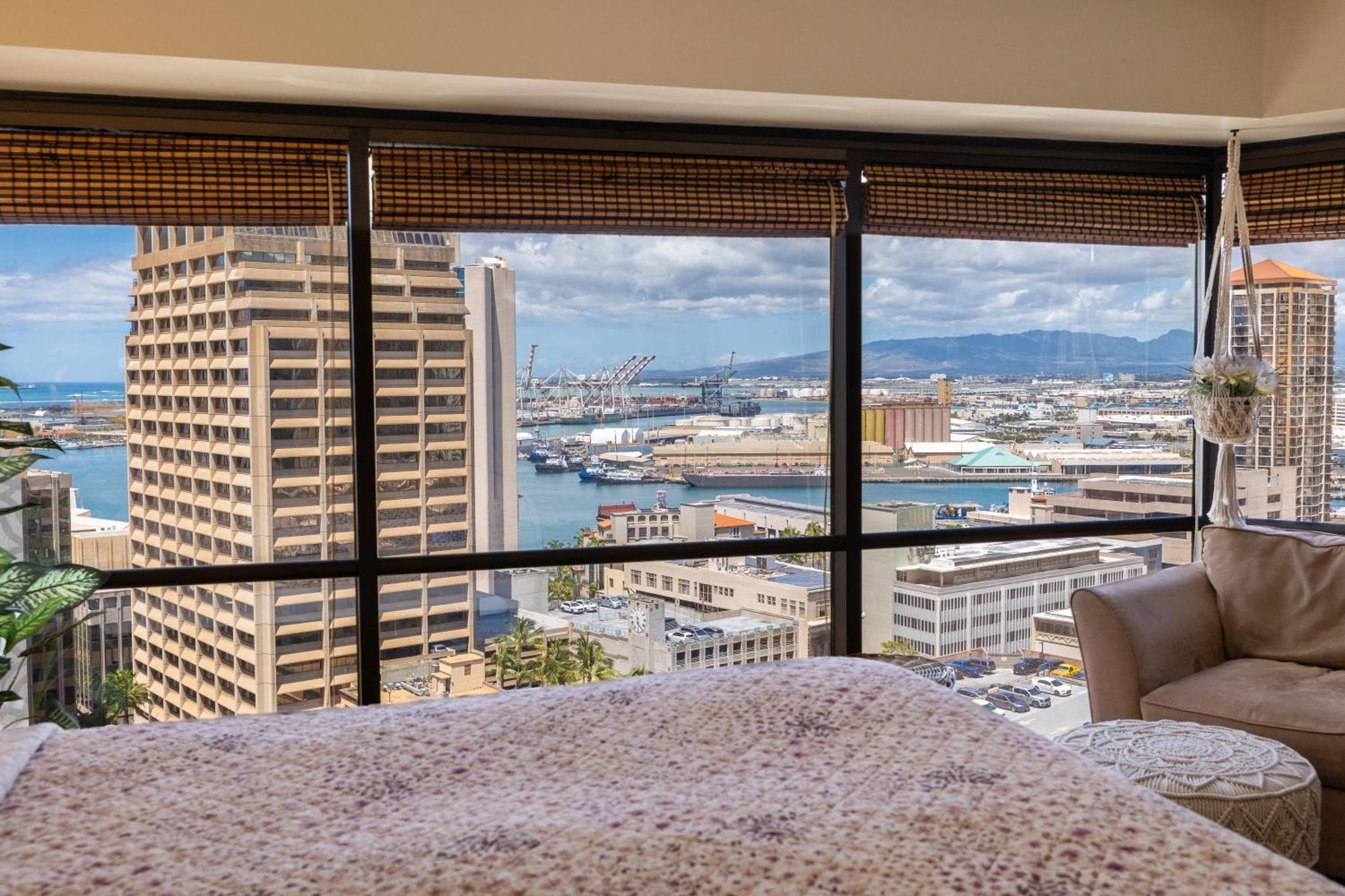 Bishop Suites At Executive Centre Honolulu Exterior photo